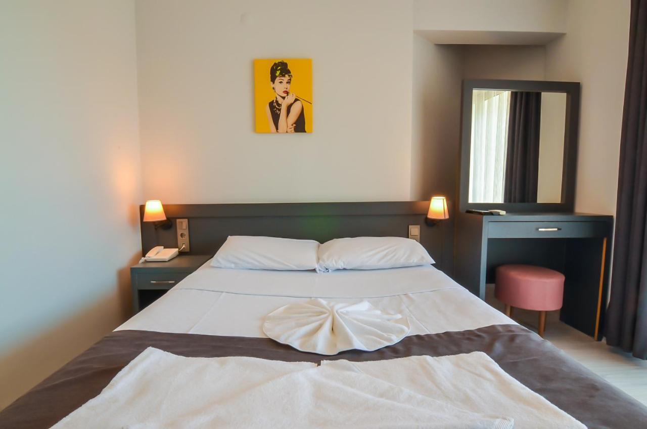 מרמריס Berry Bella Hotel מראה חיצוני תמונה