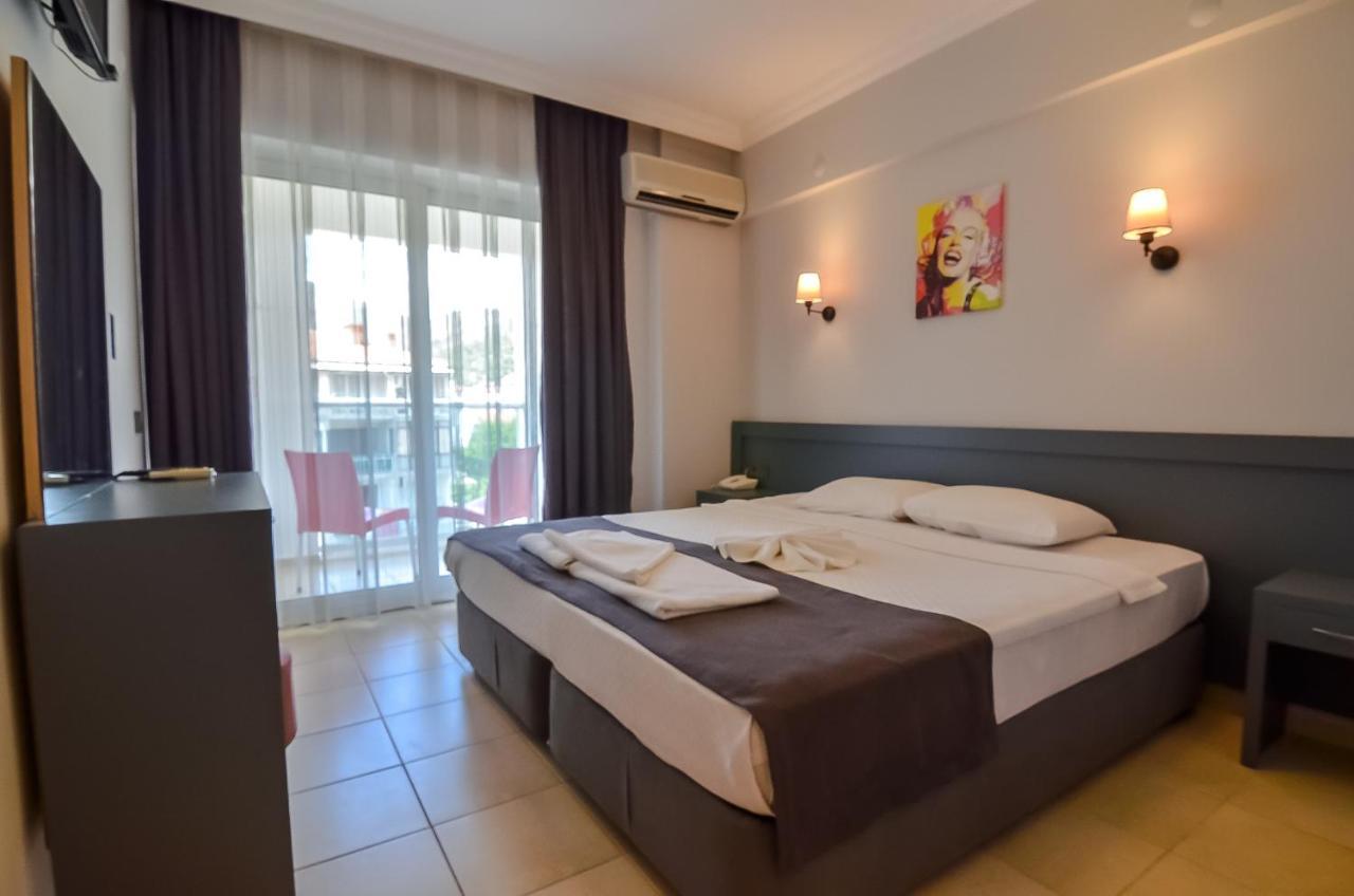 מרמריס Berry Bella Hotel מראה חיצוני תמונה